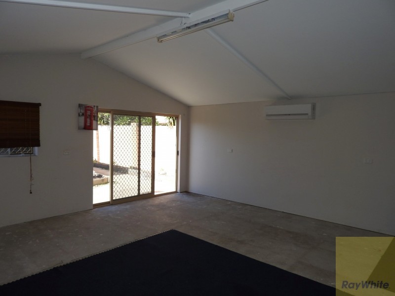 22 Seville Drive, Seville Grove WA 6112