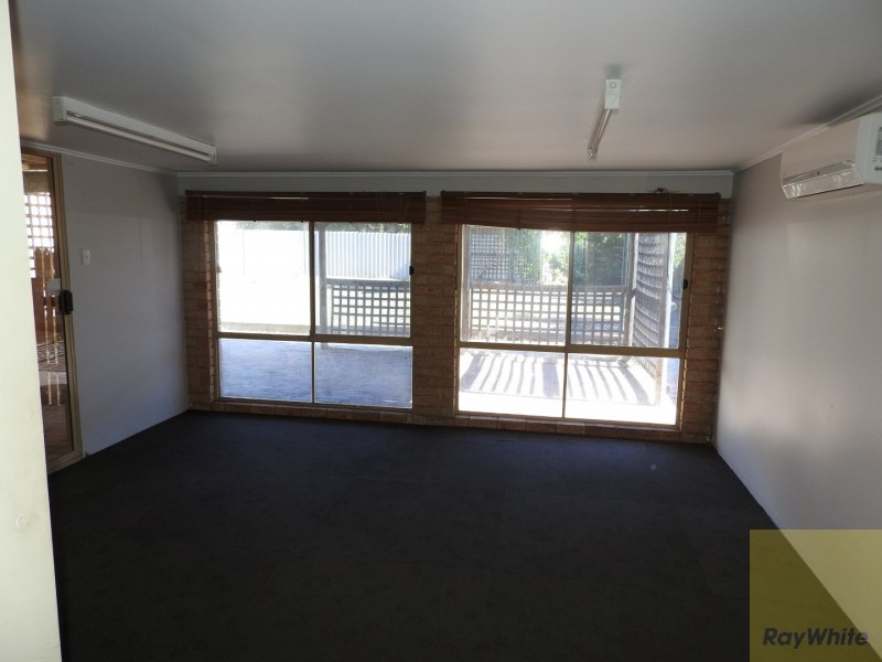 22 Seville Drive, Seville Grove WA 6112