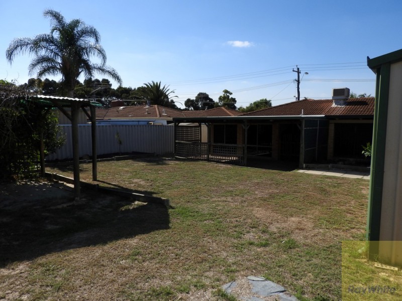 22 Seville Drive, Seville Grove WA 6112