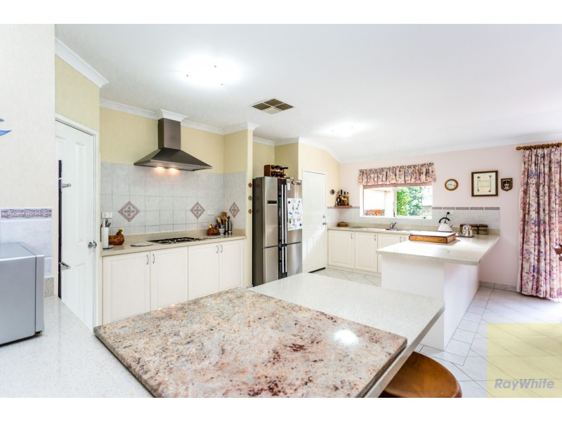 9 Roberta Rise, Mount Nasura WA 6112