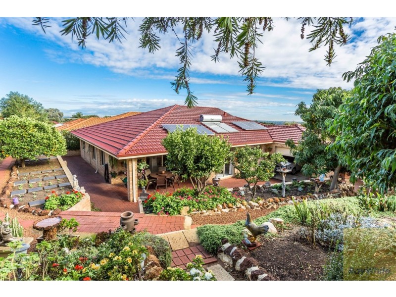 9 Roberta Rise, Mount Nasura WA 6112