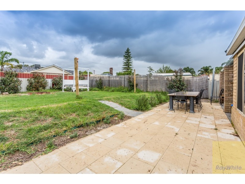6 Kari Court, Camillo WA 6111