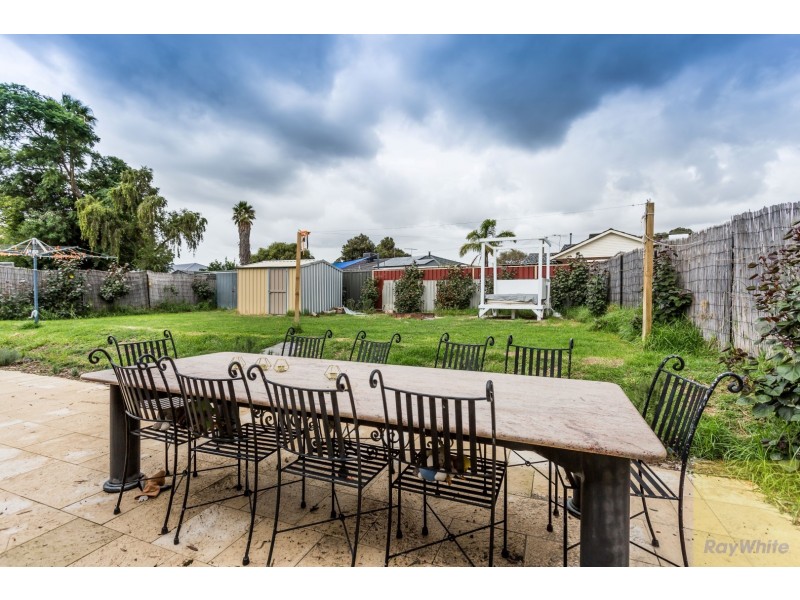 6 Kari Court, Camillo WA 6111