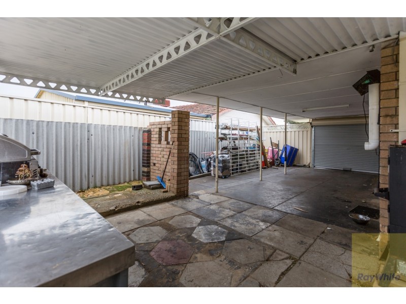 6 Kari Court, Camillo WA 6111