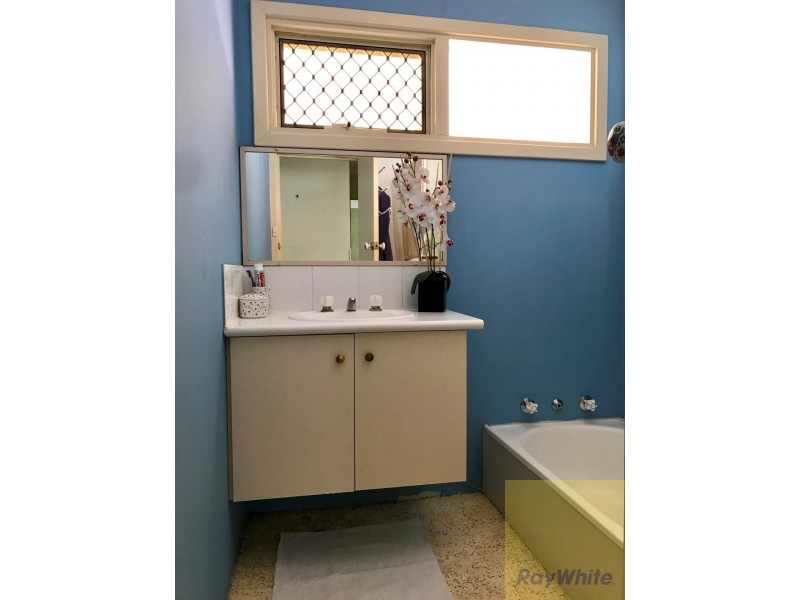 13 Blantyre Way, Kelmscott WA 6111