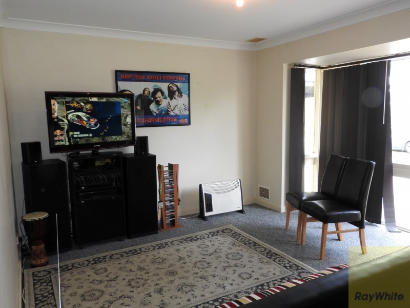 157 Third Avenue, Kelmscott WA 6111