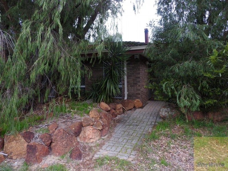 22 Dollis Way, Camillo WA 6111