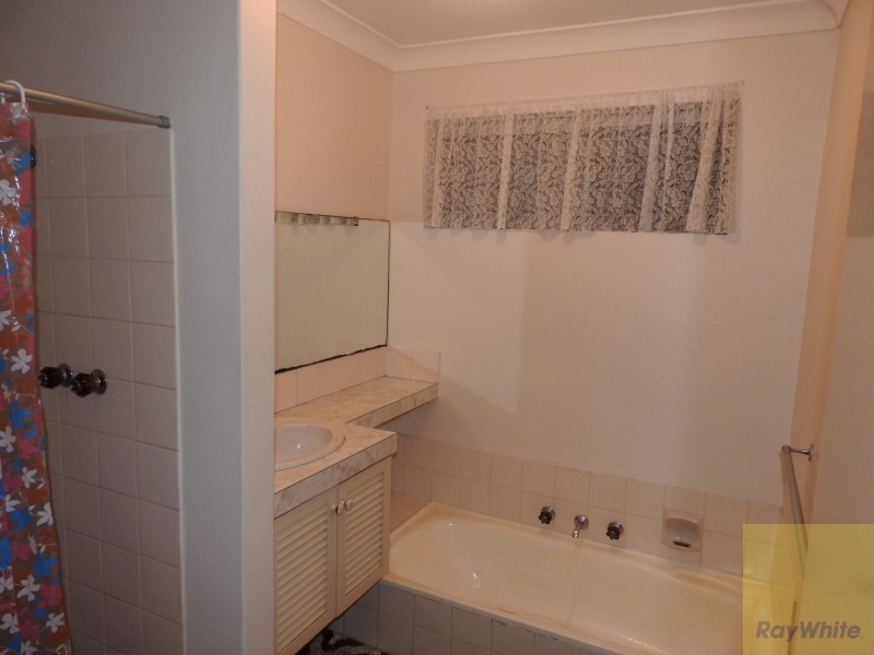 22 Dollis Way, Camillo WA 6111