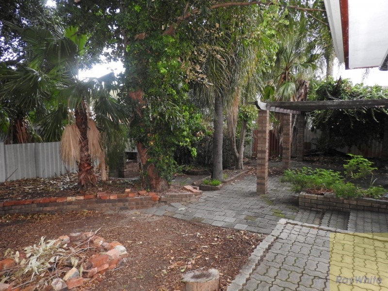 22 Dollis Way, Camillo WA 6111