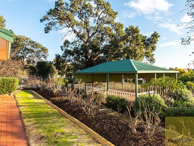 8 Bradshaw Road, Byford WA 6122