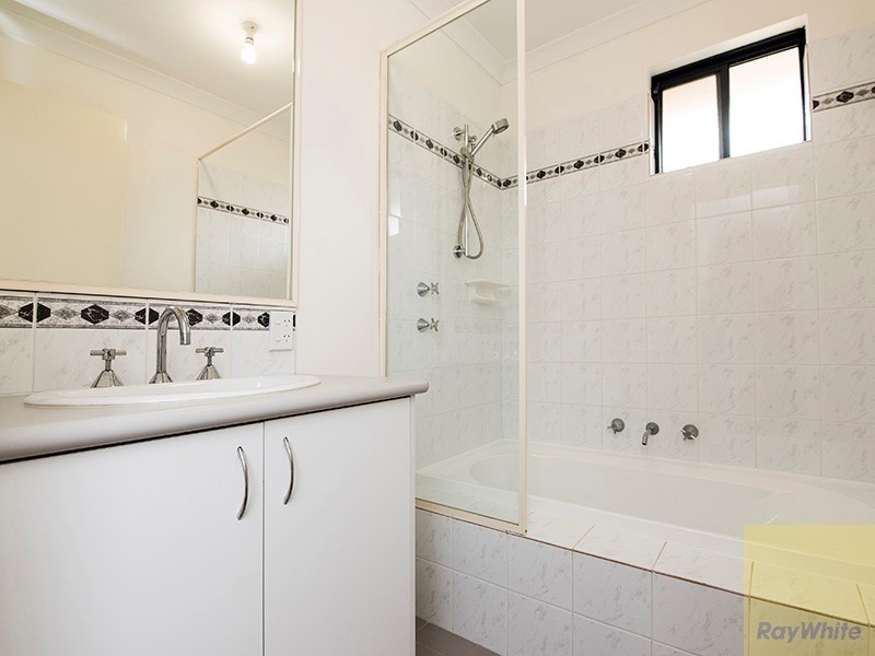 2 Ullapool Place, Seville Grove WA 6112