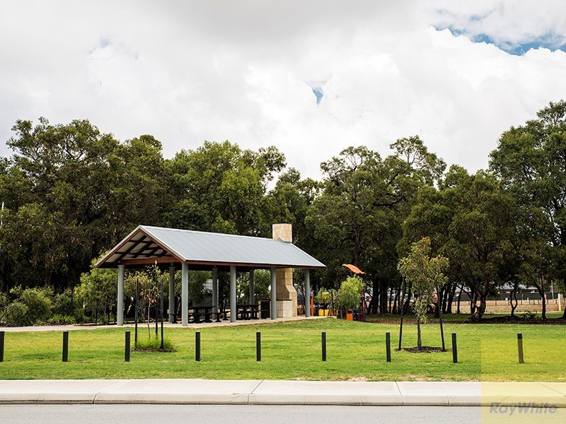 2 Ullapool Place, Seville Grove WA 6112