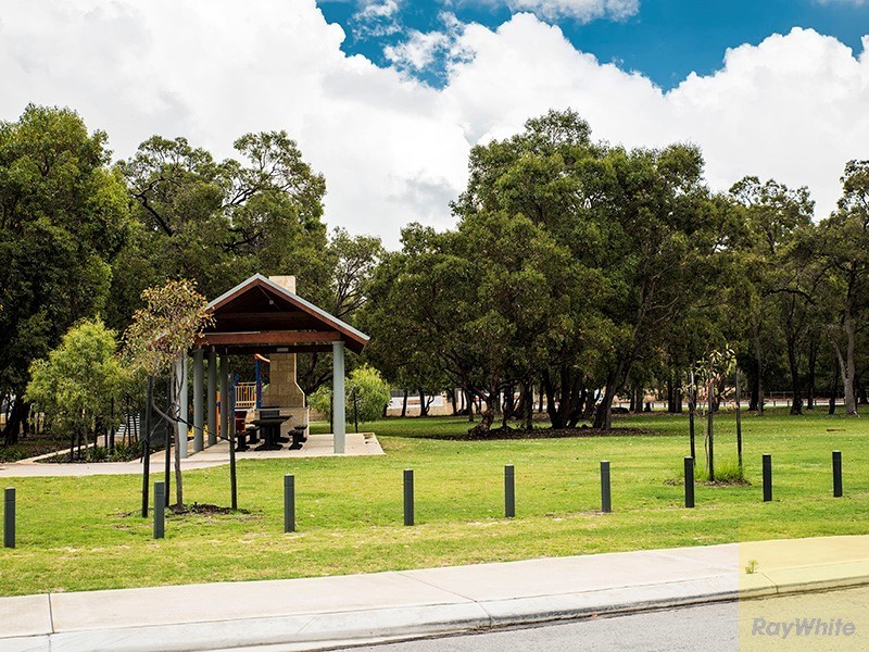 2 Ullapool Place, Seville Grove WA 6112