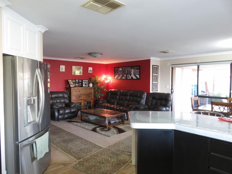 3077a Albany Highway, Armadale WA 6112