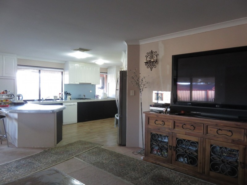 3077a Albany Highway, Armadale WA 6112