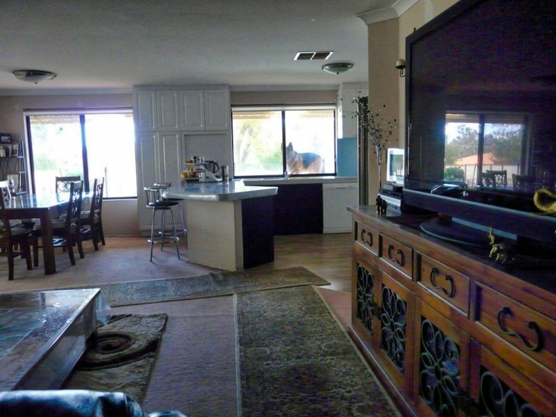 3077a Albany Highway, Armadale WA 6112