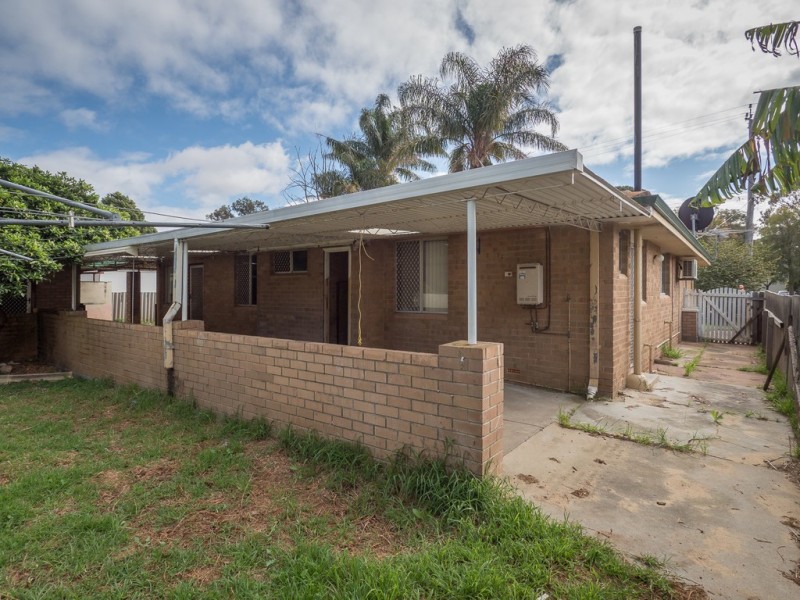 13 Townley Street, Armadale WA 6112