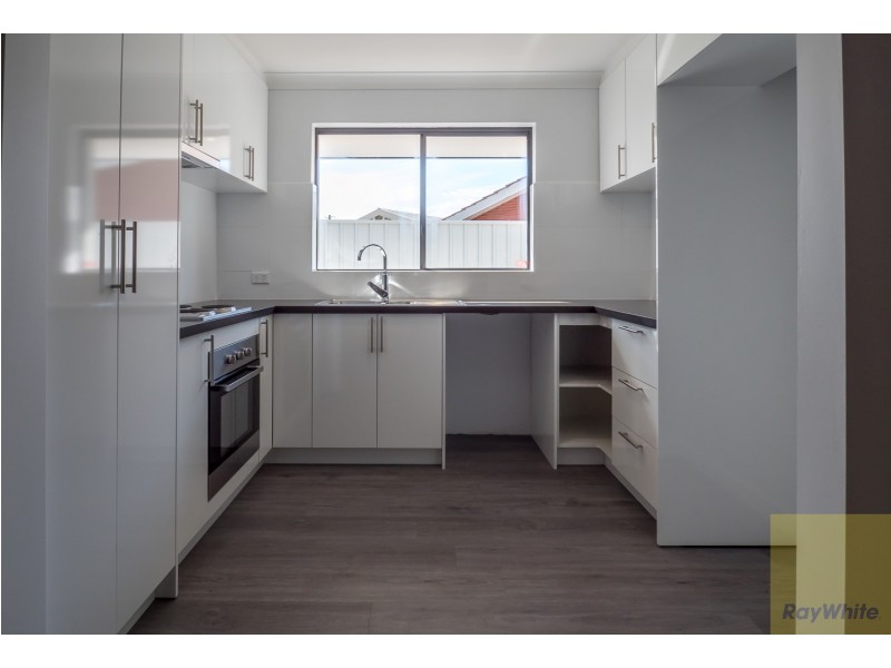 37 Waratah Drive, Camillo WA 6111