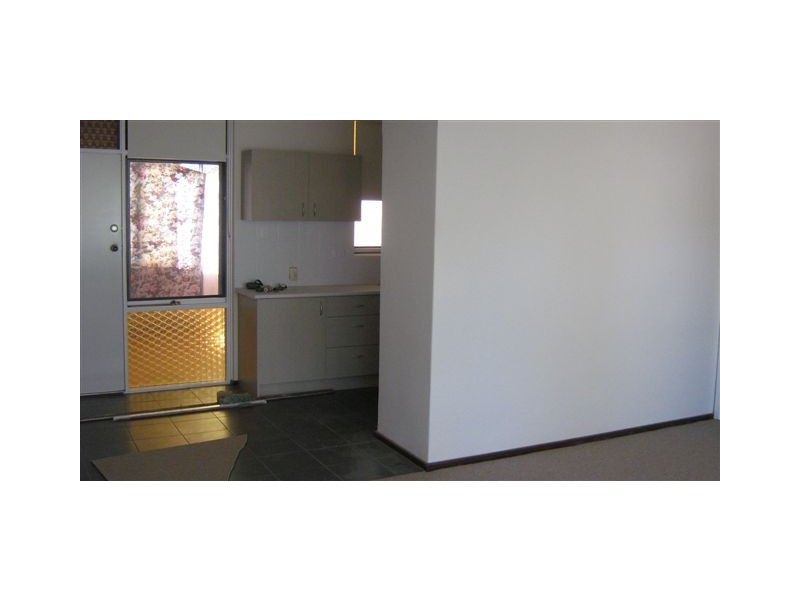 29 Waratah Drive, Camillo WA 6111