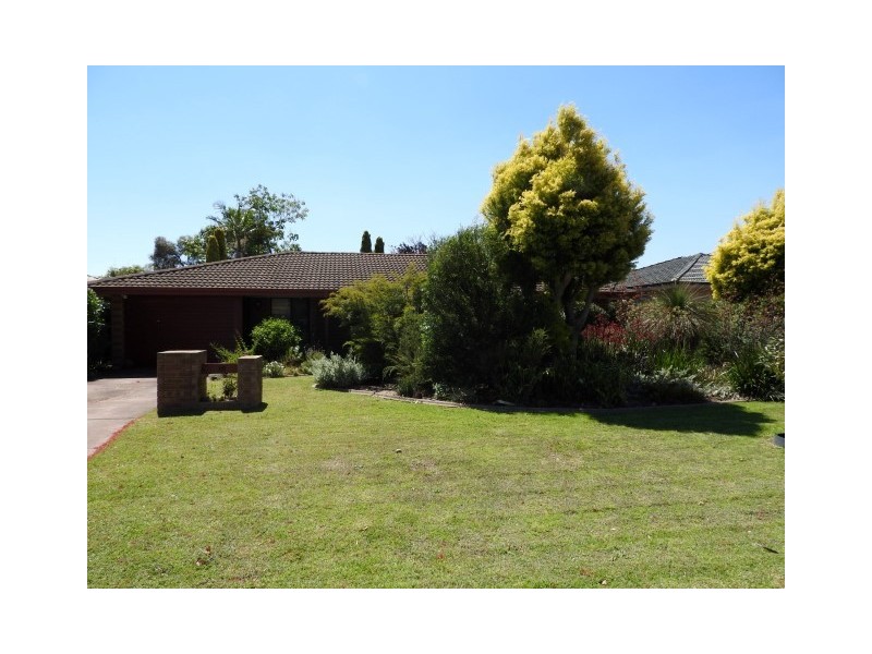 18 Elm Close, Camillo WA 6111