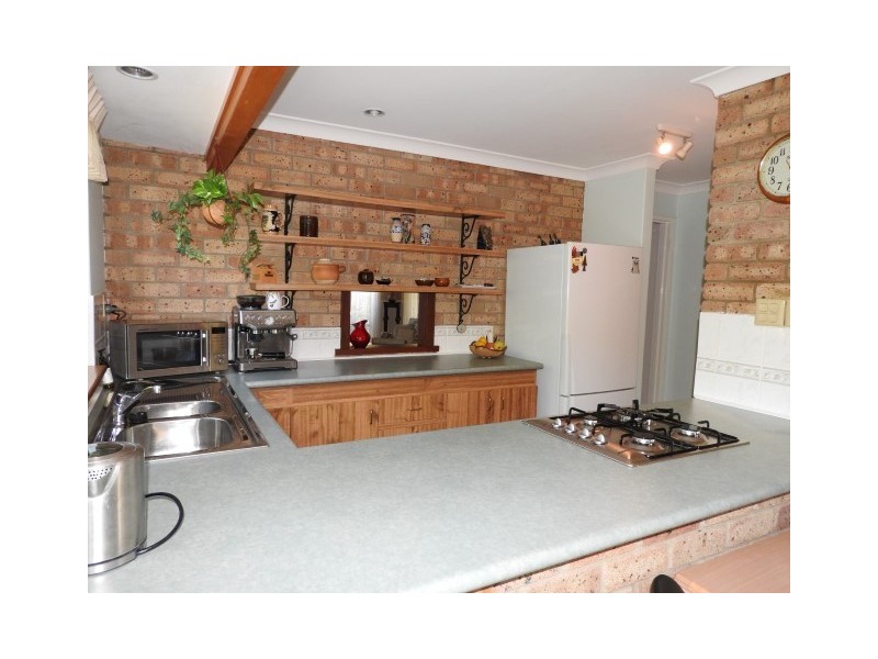 18 Elm Close, Camillo WA 6111