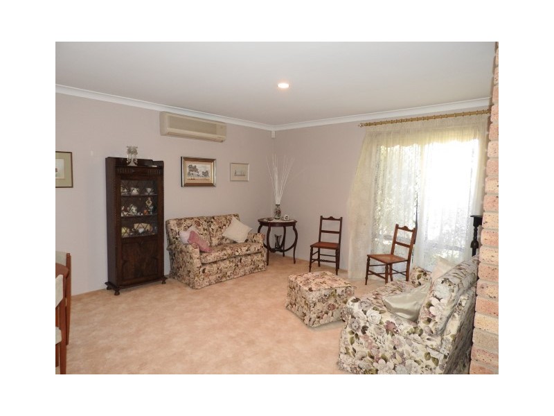 18 Elm Close, Camillo WA 6111