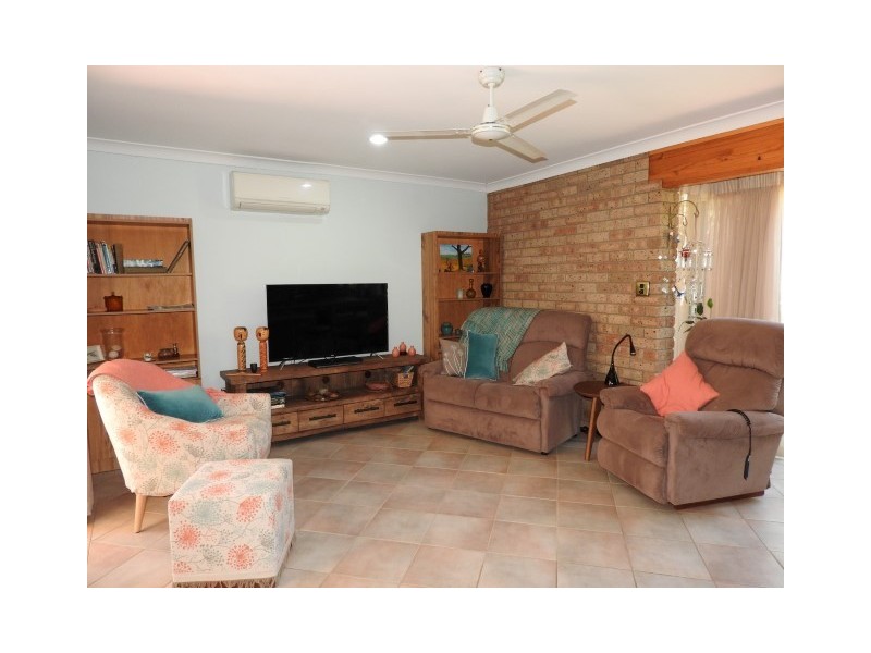 18 Elm Close, Camillo WA 6111