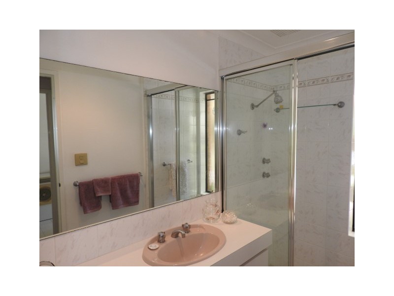 18 Elm Close, Camillo WA 6111