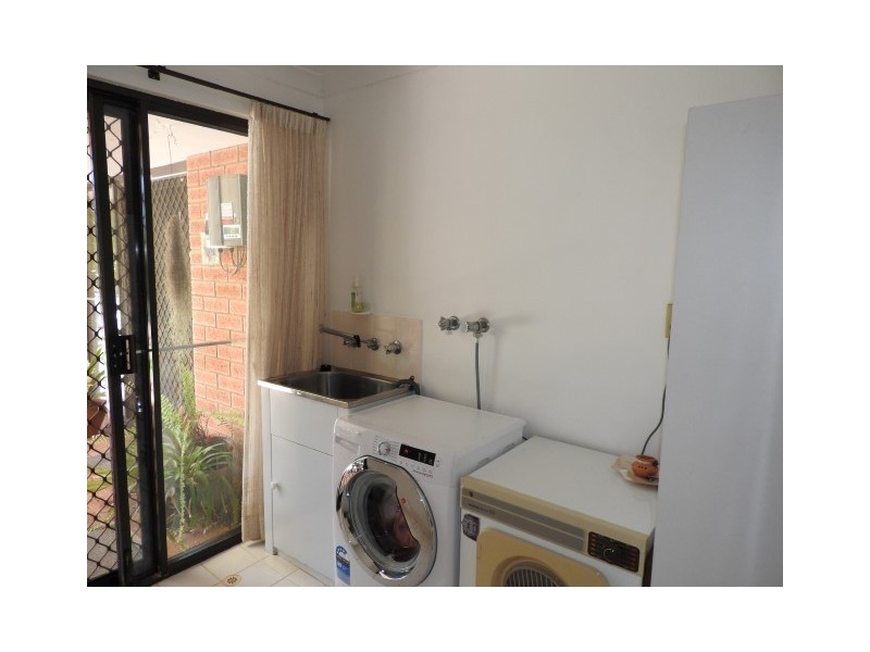 18 Elm Close, Camillo WA 6111