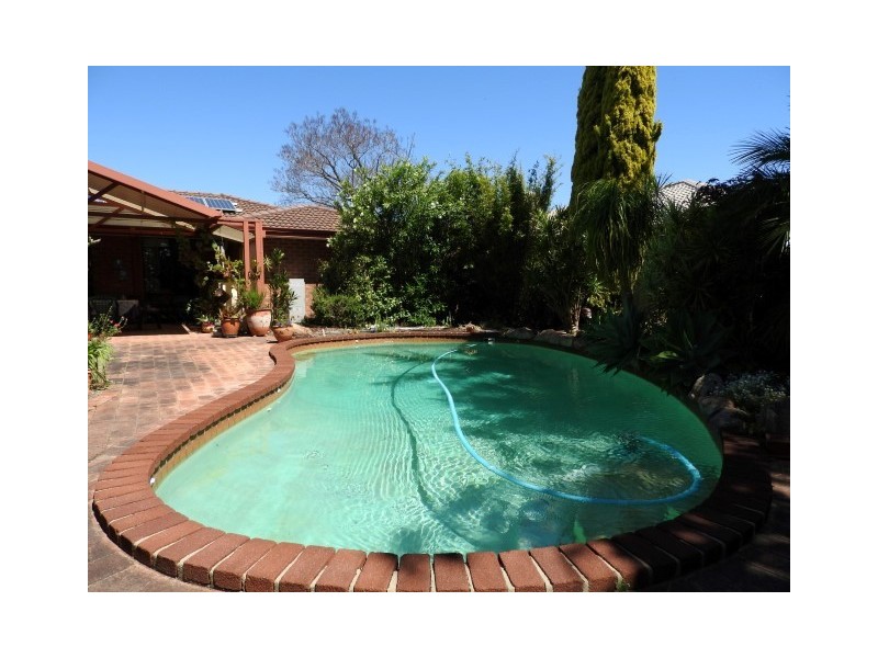 18 Elm Close, Camillo WA 6111