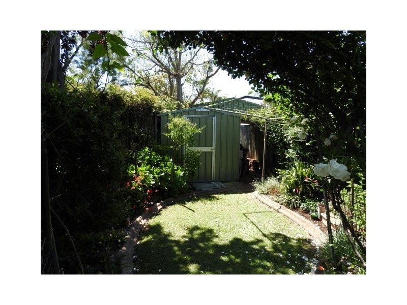 18 Elm Close, Camillo WA 6111