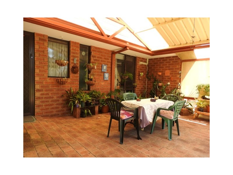 18 Elm Close, Camillo WA 6111