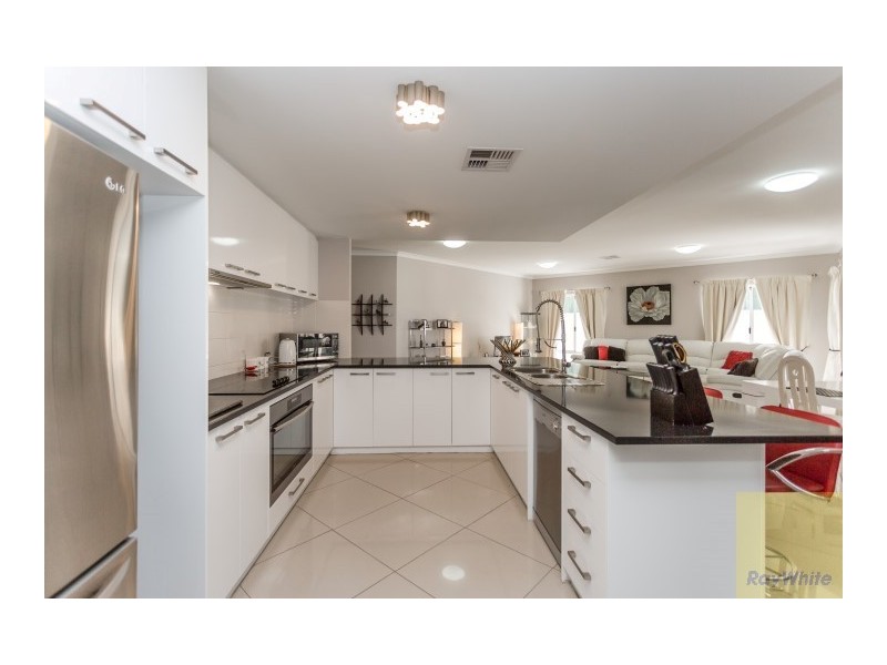 9 Ashley Drive, Kelmscott WA 6111