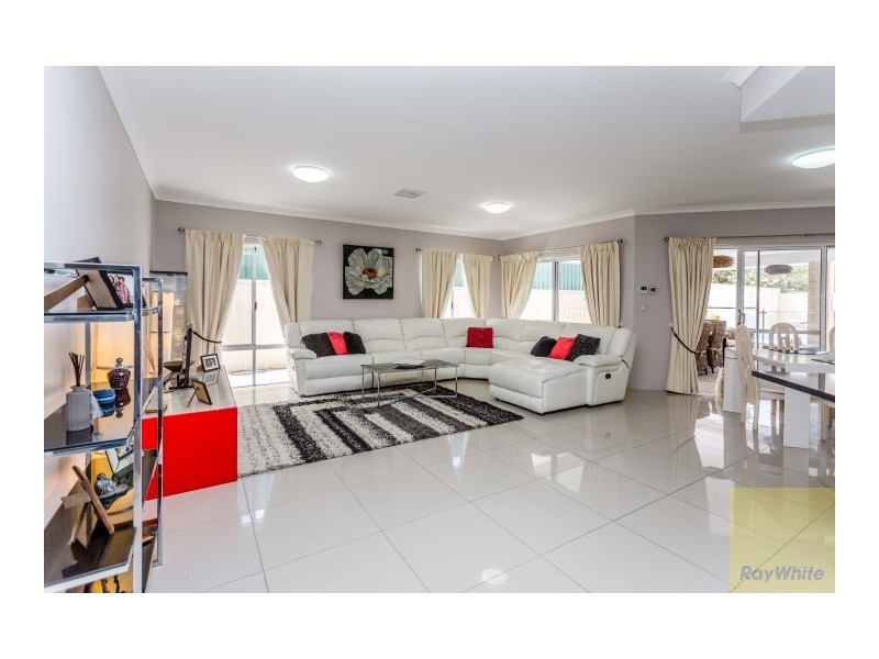 9 Ashley Drive, Kelmscott WA 6111