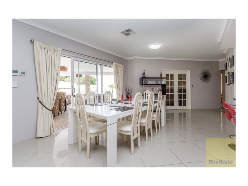 9 Ashley Drive, Kelmscott WA 6111