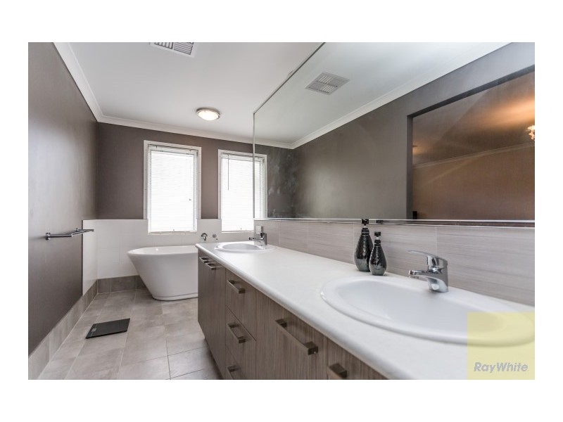 9 Ashley Drive, Kelmscott WA 6111