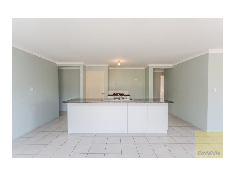 8 Starlight Pass, Seville Grove WA 6112