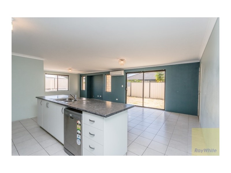 8 Starlight Pass, Seville Grove WA 6112