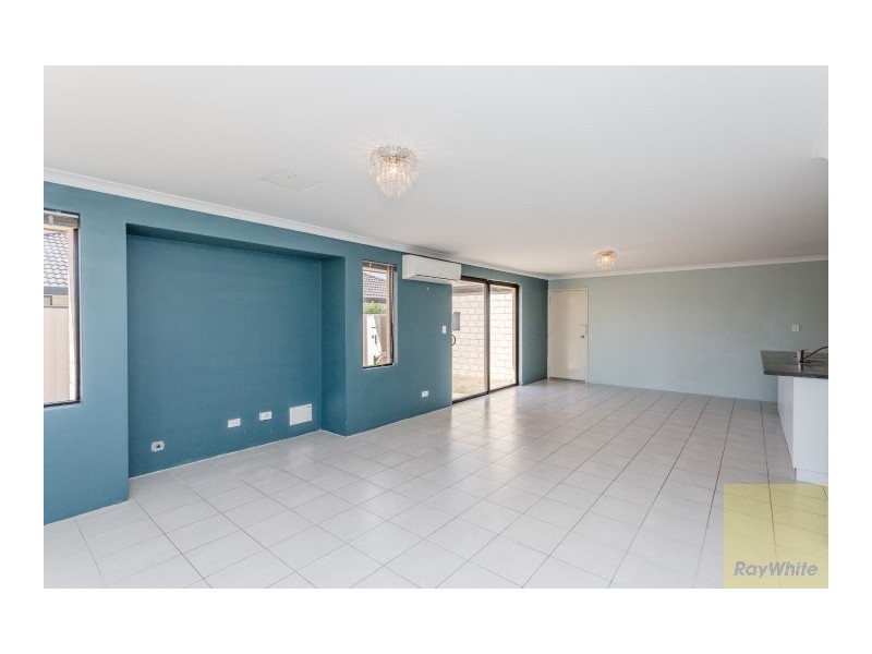 8 Starlight Pass, Seville Grove WA 6112