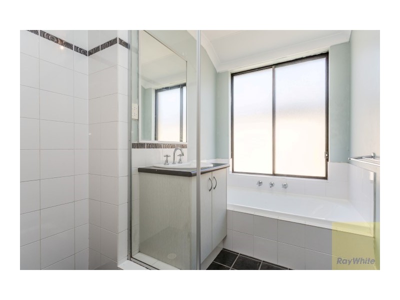 8 Starlight Pass, Seville Grove WA 6112