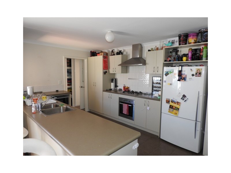 27A Sixth Road, Armadale WA 6112