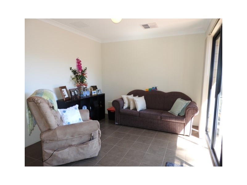 27C Sixth Road, Armadale WA 6112