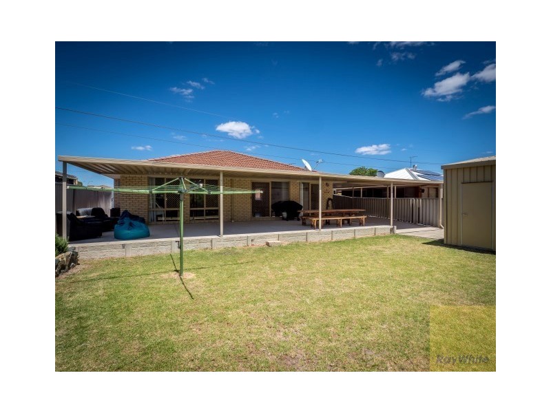 28 Seminole Gardens, Seville Grove WA 6112