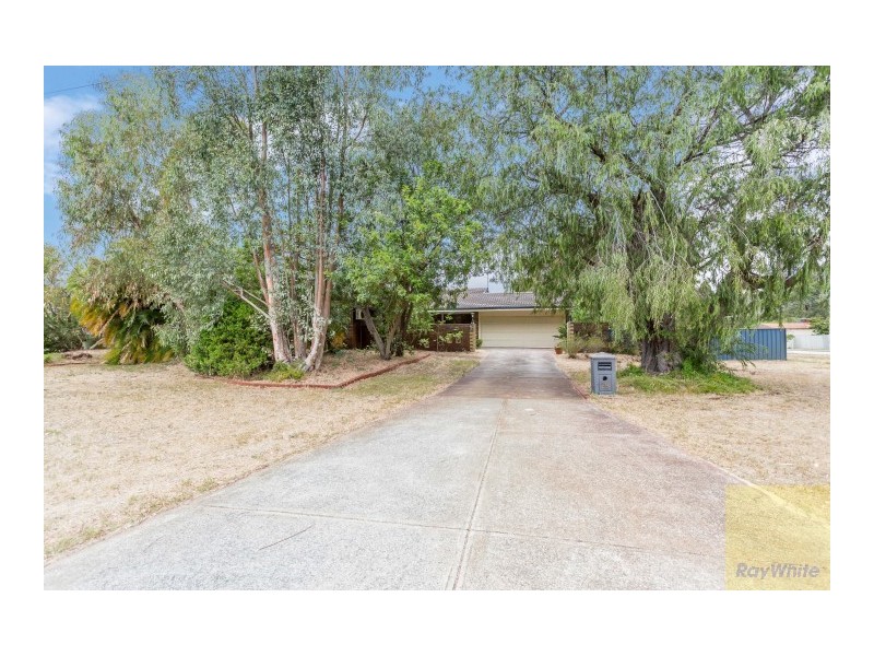 28 St George’s Avenue, Champion Lakes WA 6111