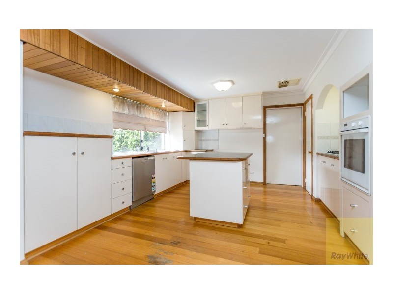 28 St George’s Avenue, Champion Lakes WA 6111