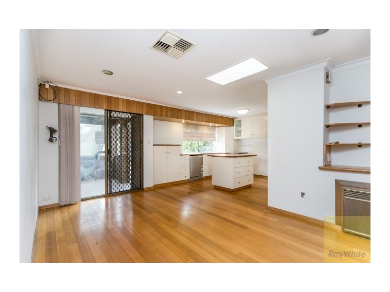 28 St George’s Avenue, Champion Lakes WA 6111