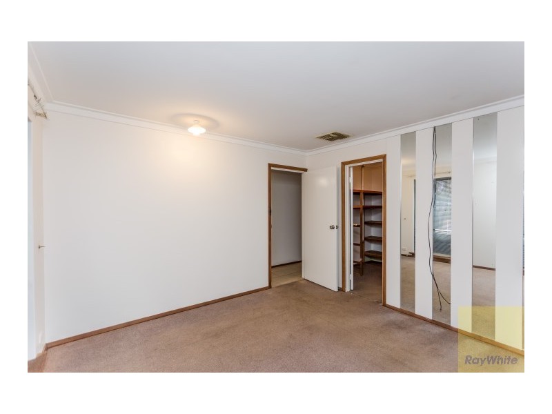 28 St George’s Avenue, Champion Lakes WA 6111