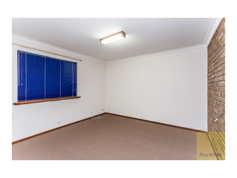 28 St George’s Avenue, Champion Lakes WA 6111