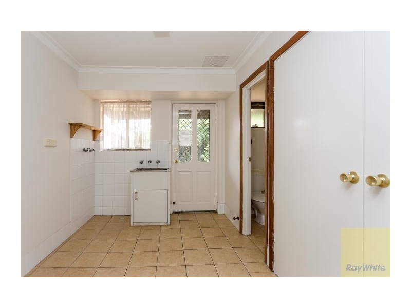 28 St George’s Avenue, Champion Lakes WA 6111