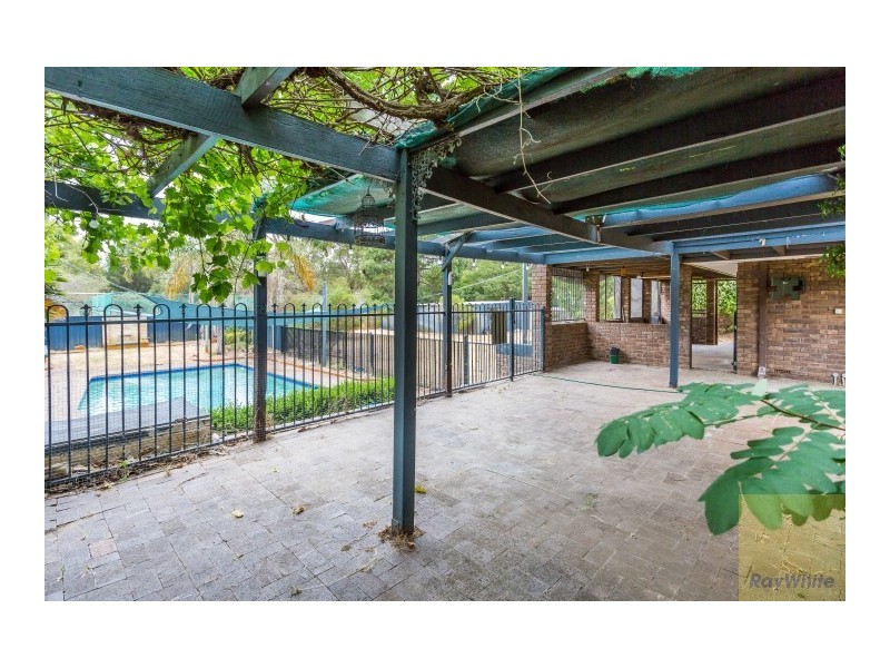 28 St George’s Avenue, Champion Lakes WA 6111